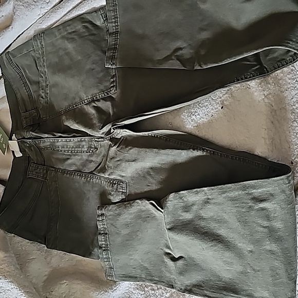 Green pants... brand new - Picture 4 of 5